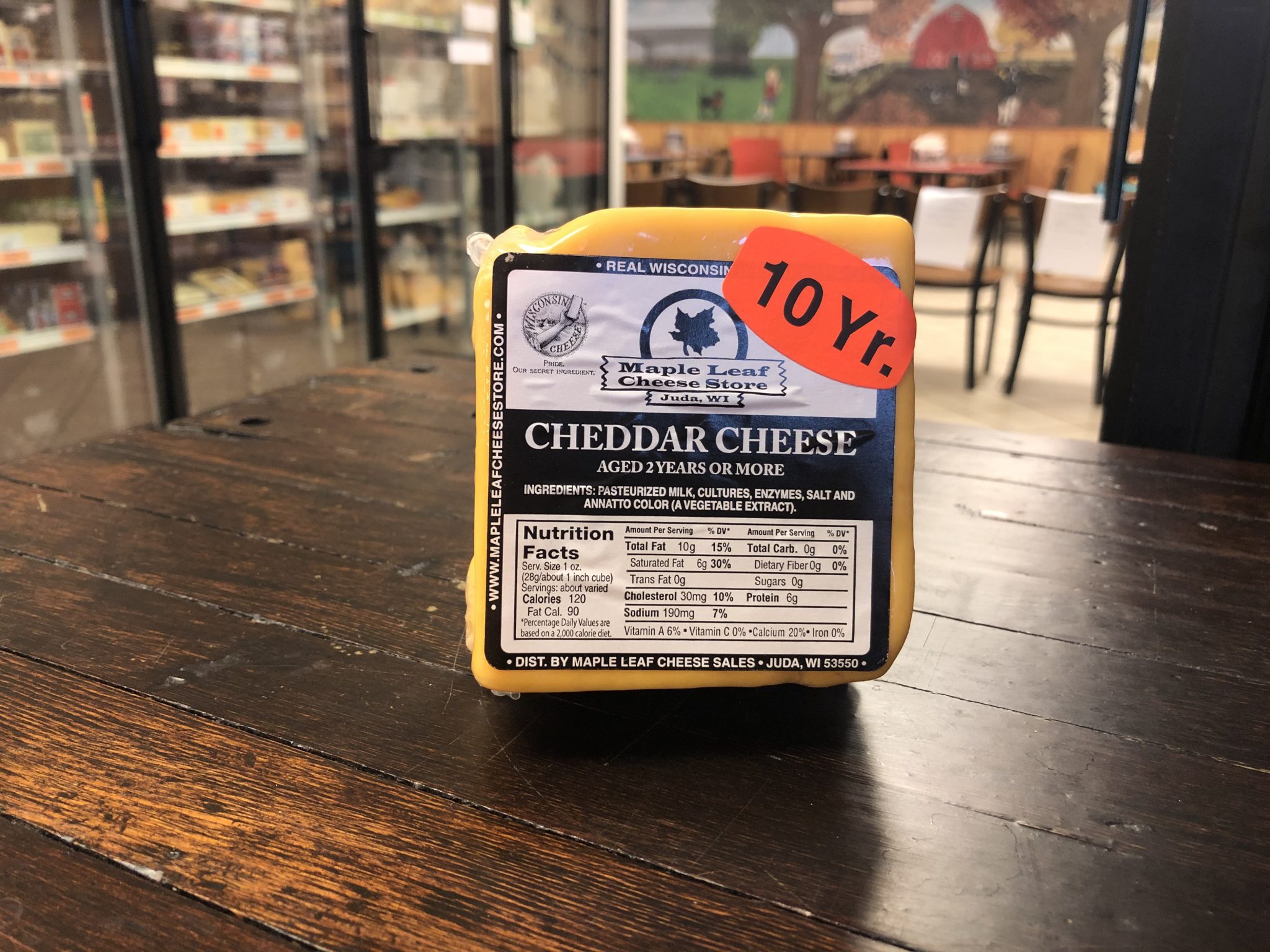 Maple Leaf Cheddar Cheese (10Year) Hansen Dairy